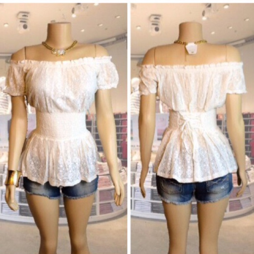 Sale✨Ivory lace off the shoulder top